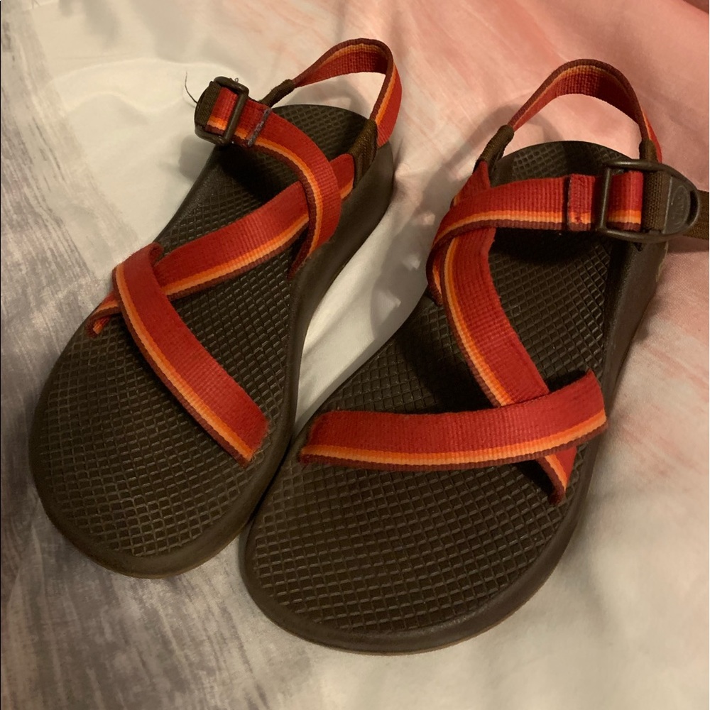 red and brown chacos ‼️